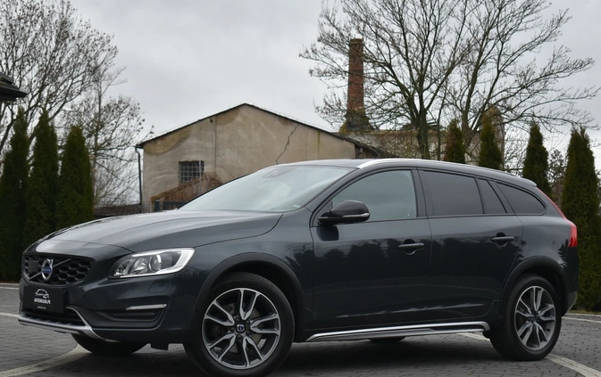Volvo V60 Cross Country cena 79900 przebieg: 210000, rok produkcji 2017 z Prószków małe 781